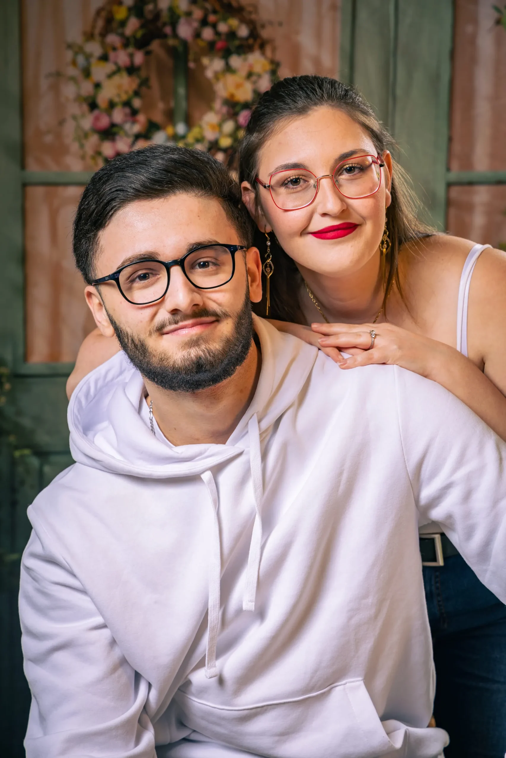 Portrait de deux jeunes adultes
